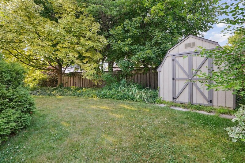 16 Stella Crt, Hamilton