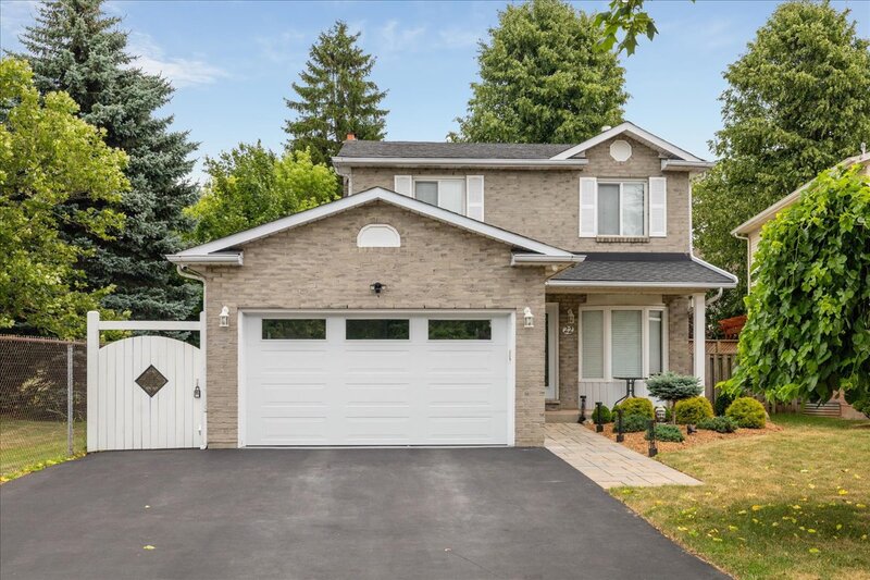 22 Merritt Cres, Grimsby