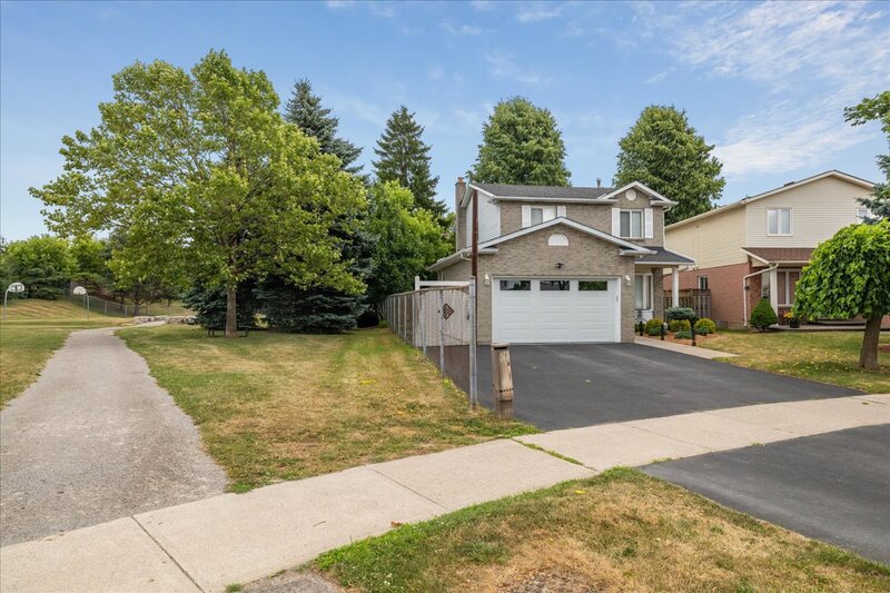 22 Merritt Cres, Grimsby