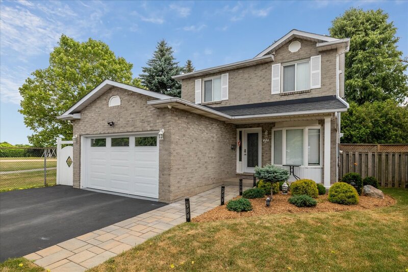 22 Merritt Cres, Grimsby