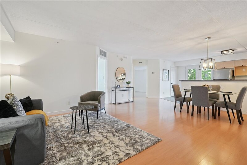#301-1411 Walkers Line, Burlington