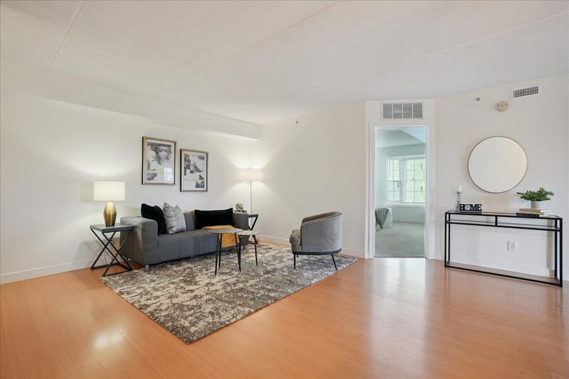#301-1411 Walkers Line, Burlington