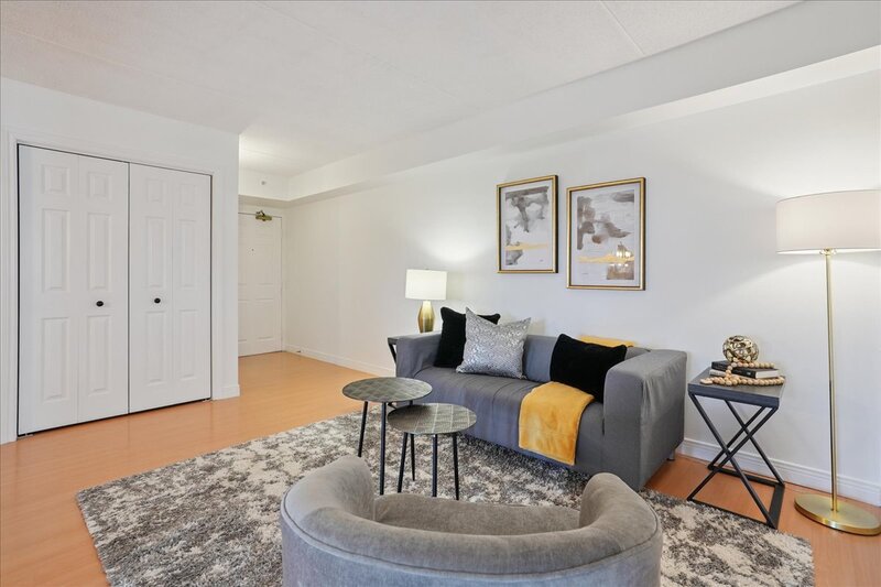 #301-1411 Walkers Line, Burlington