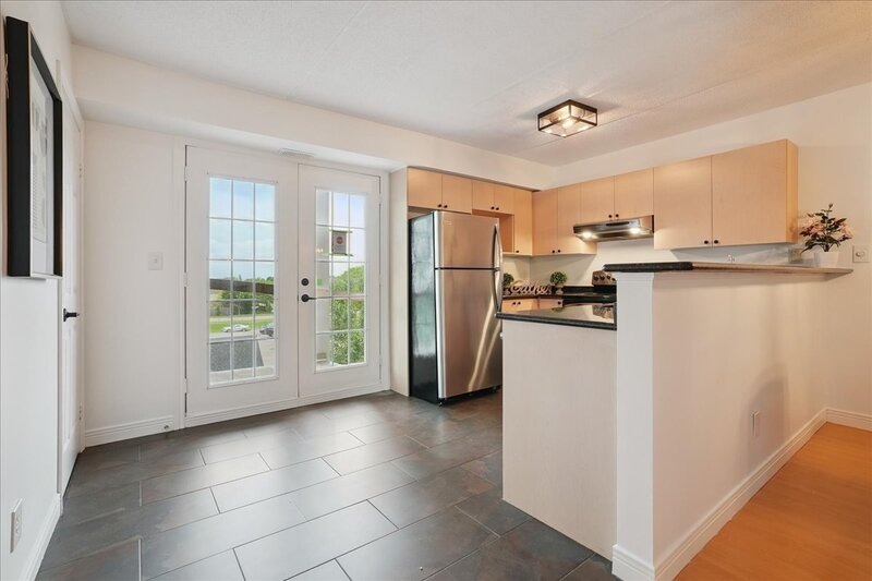 #301-1411 Walkers Line, Burlington