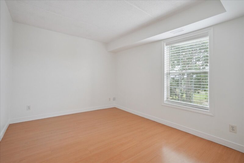 #301-1411 Walkers Line, Burlington