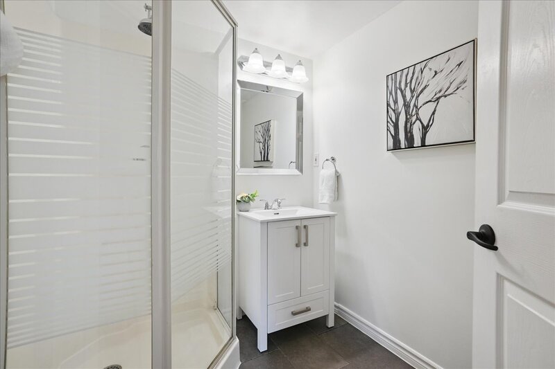 #301-1411 Walkers Line, Burlington