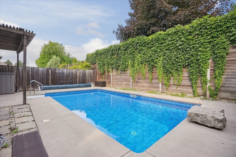 95 Hemlock Way