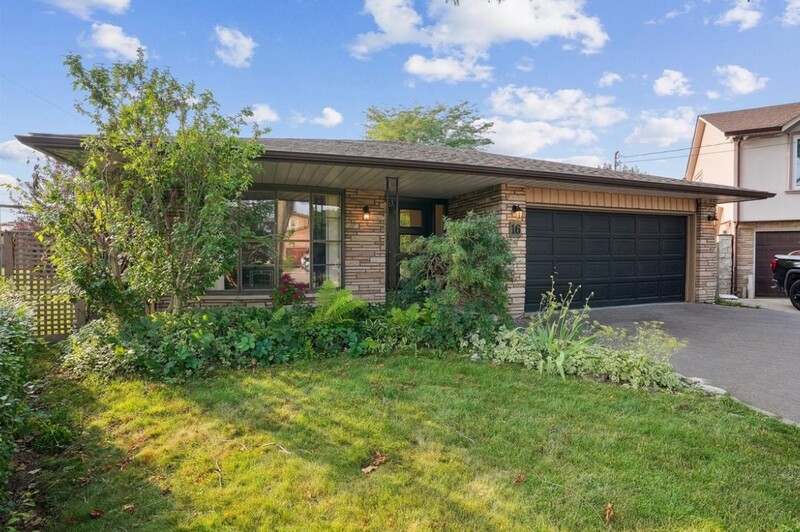 16 Stella Crt, Hamilton