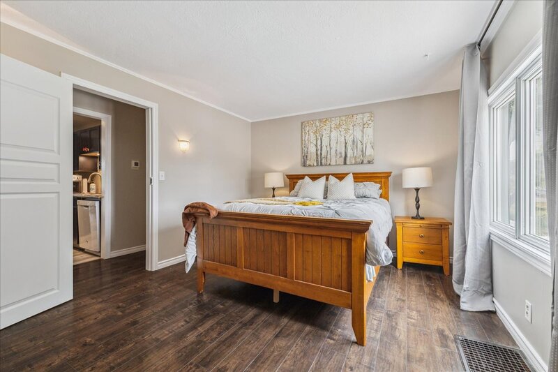 1591 Merrittville Hwy