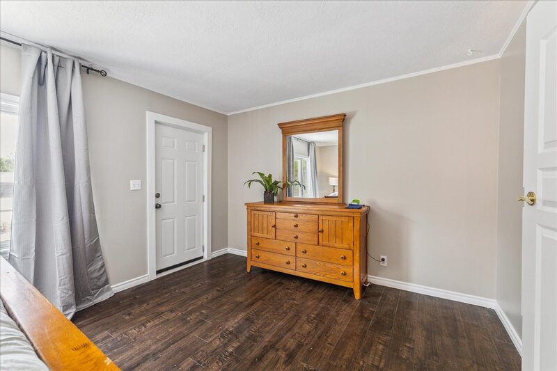 1591 Merrittville Hwy