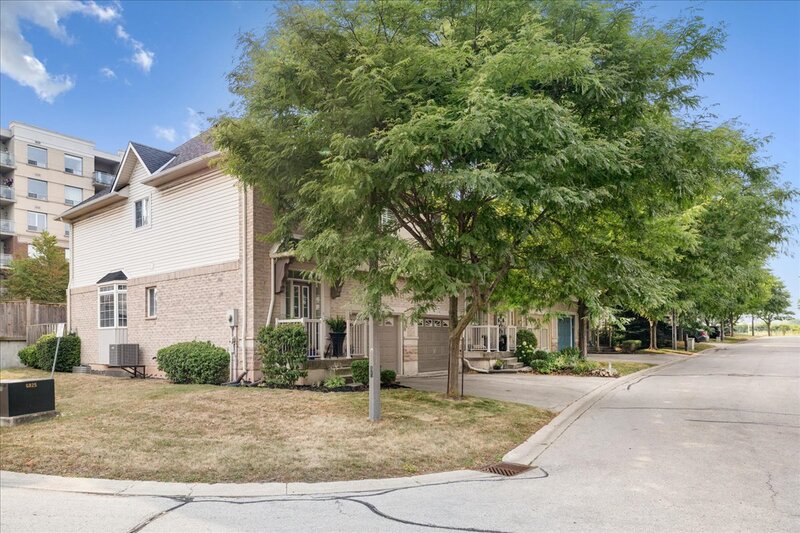 #72-5080 Fairview St, Burlington