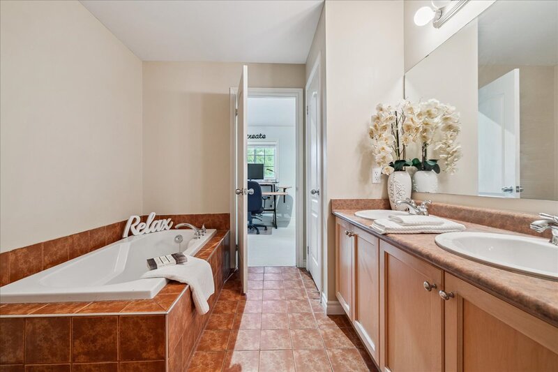 #72-5080 Fairview St, Burlington