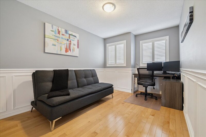 42 Meadow Wood Cres, Stoney Creek