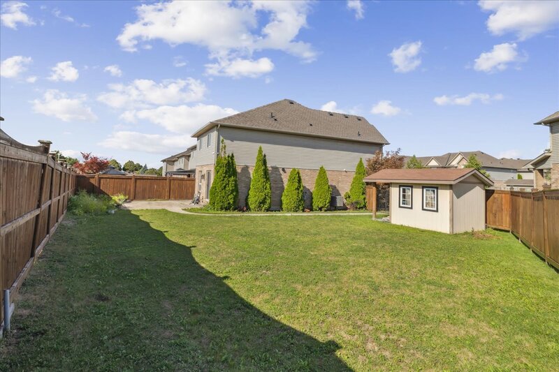 42 Meadow Wood Cres, Stoney Creek