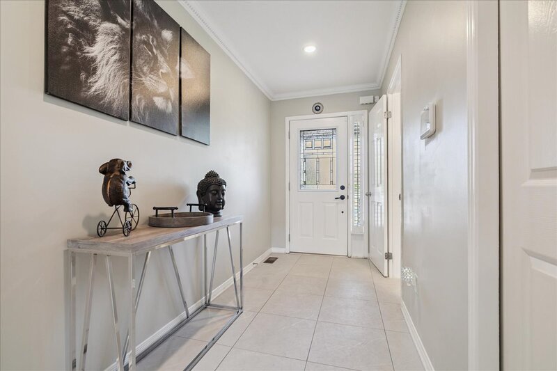 42 Meadow Wood Cres, Stoney Creek
