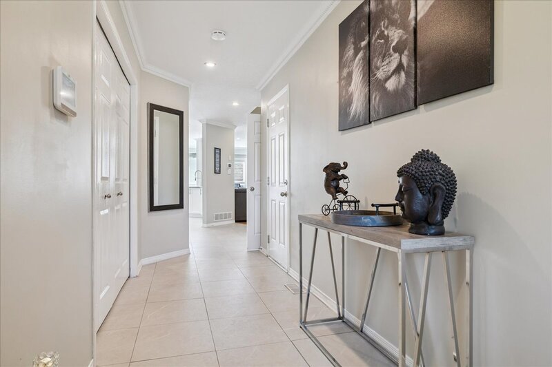 42 Meadow Wood Cres, Stoney Creek