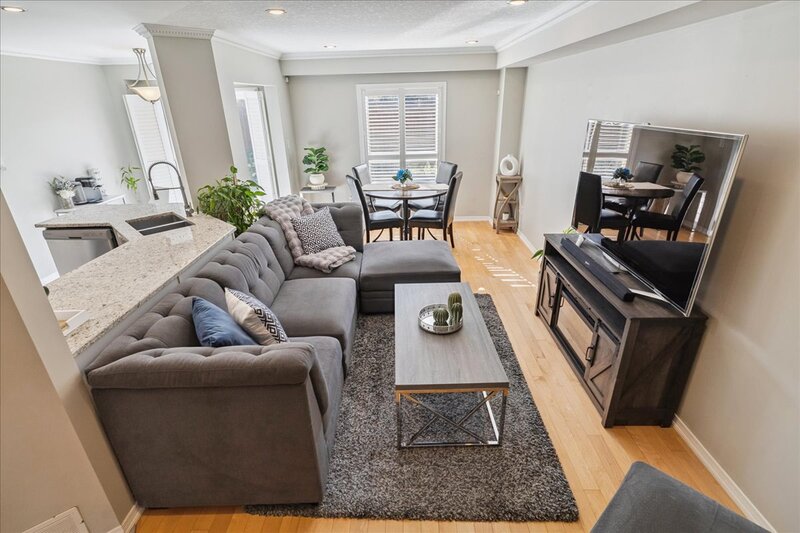 42 Meadow Wood Cres, Stoney Creek
