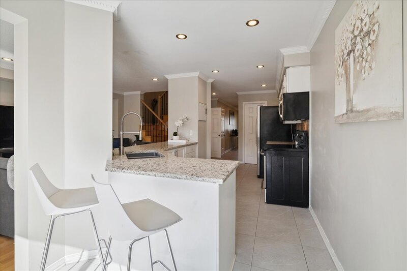 42 Meadow Wood Cres, Stoney Creek