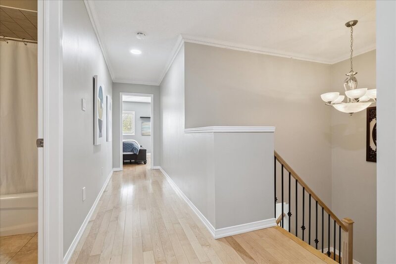 42 Meadow Wood Cres, Stoney Creek