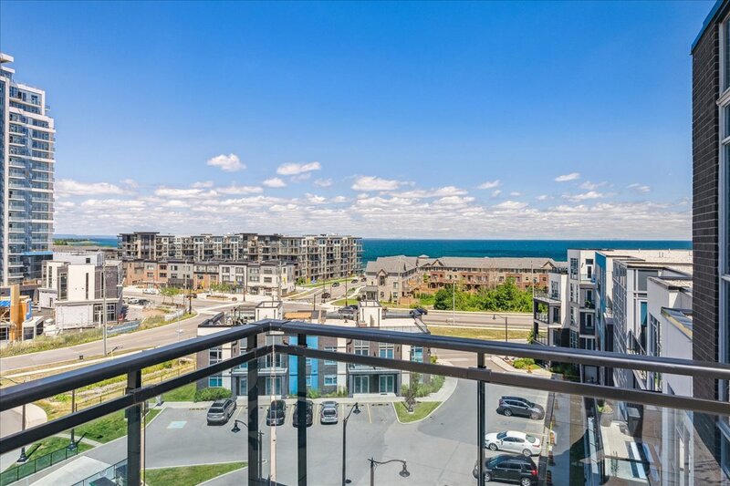 #204-10 Concord Pl