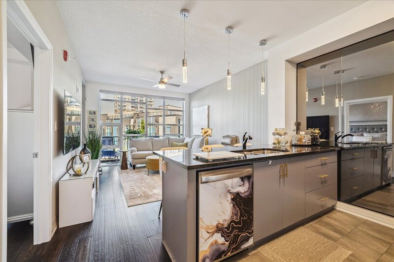 #204-10 Concord Pl