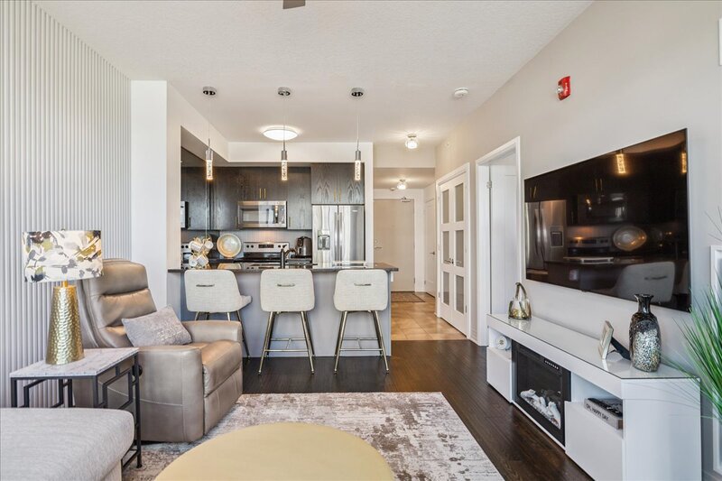 #204-10 Concord Pl