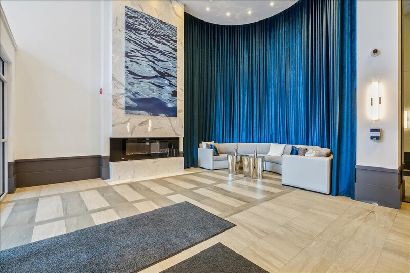 #204-10 Concord Pl