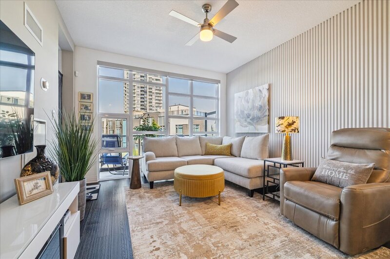#204-10 Concord Pl