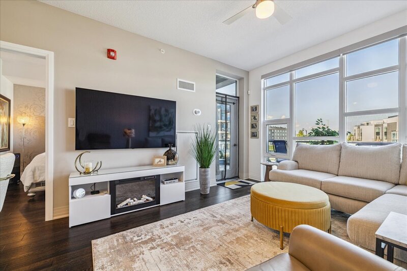 #204-10 Concord Pl
