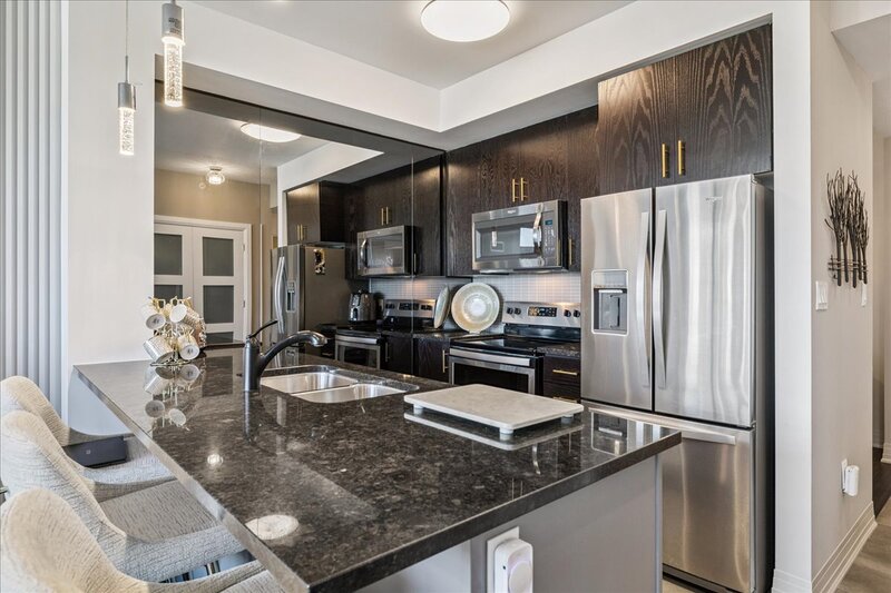 #204-10 Concord Pl