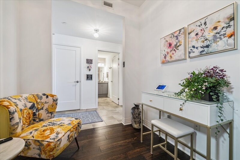 #204-10 Concord Pl