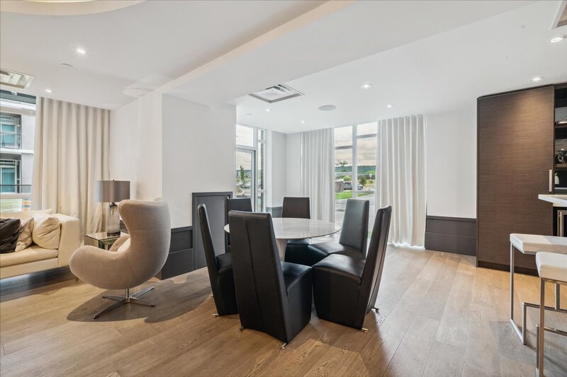 #204-10 Concord Pl