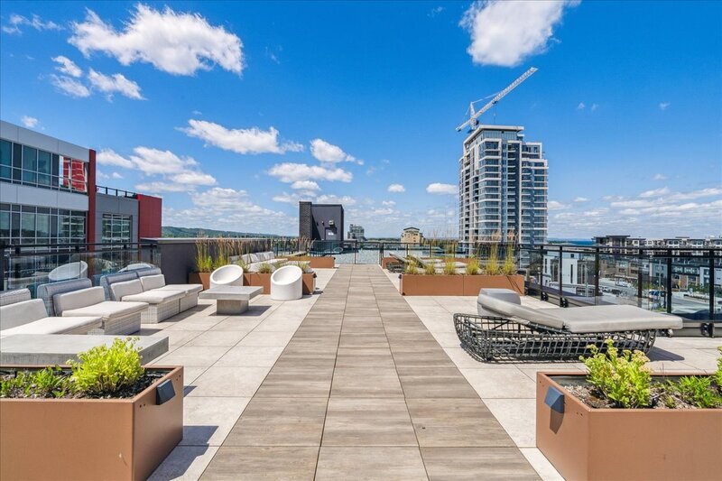 #204-10 Concord Pl
