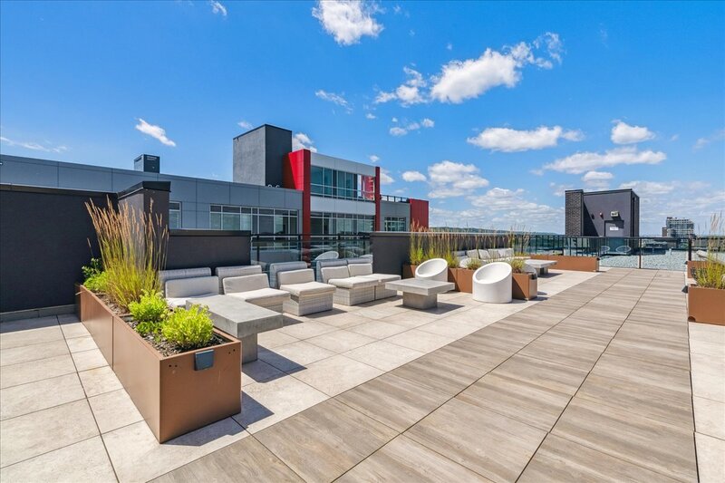 #204-10 Concord Pl
