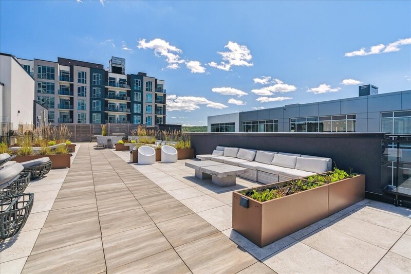 #204-10 Concord Pl