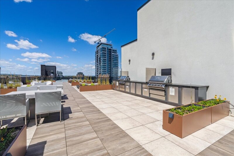 #204-10 Concord Pl