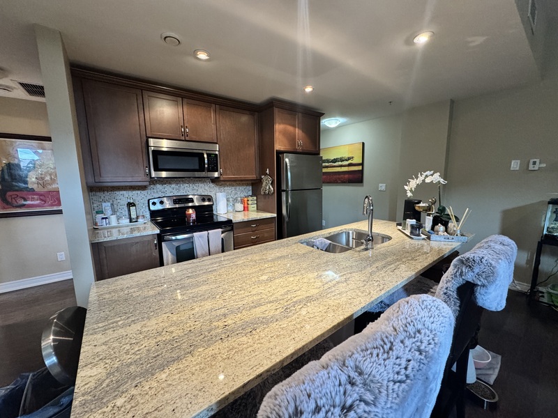 #104-50 Murray St W, Hamilton