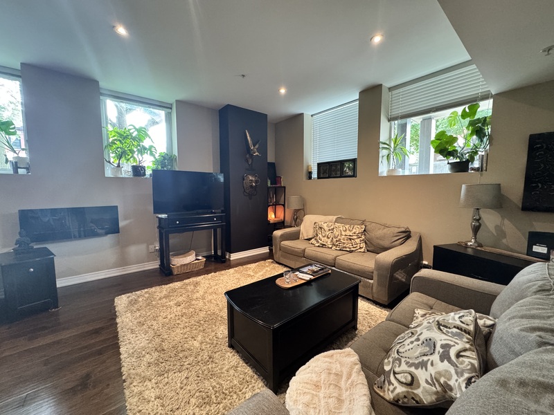 #104-50 Murray St W, Hamilton