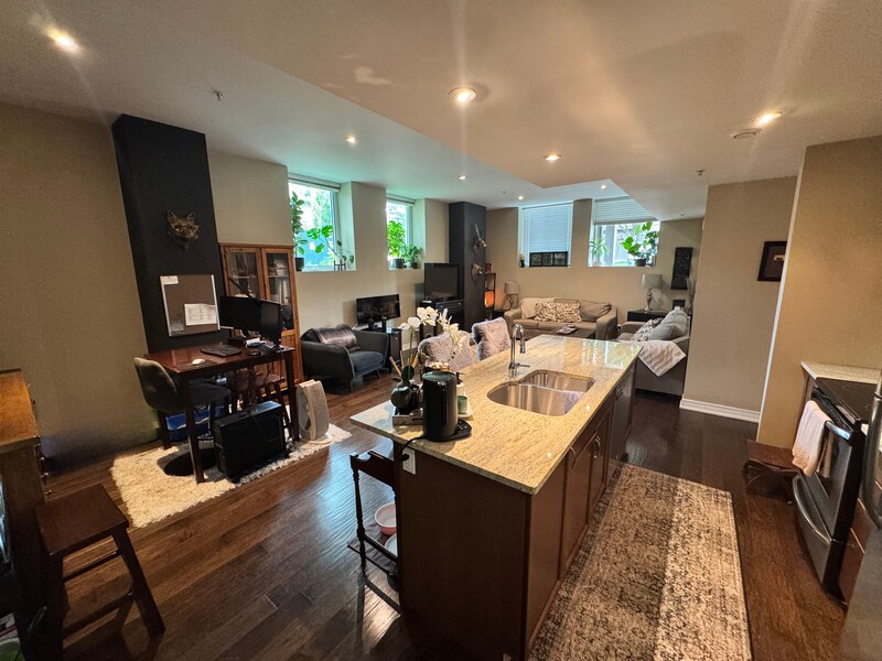 #104-50 Murray St W, Hamilton