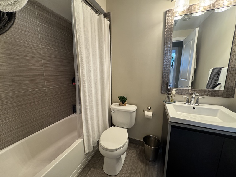 #104-50 Murray St W, Hamilton