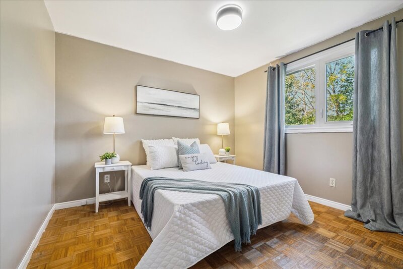 640 Cochrane Rd, Hamilton