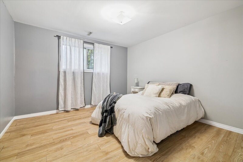 640 Cochrane Rd, Hamilton