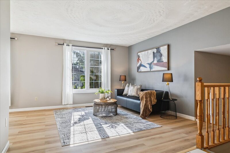 640 Cochrane Rd, Hamilton