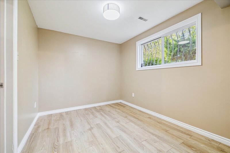 640 Cochrane Rd, Hamilton