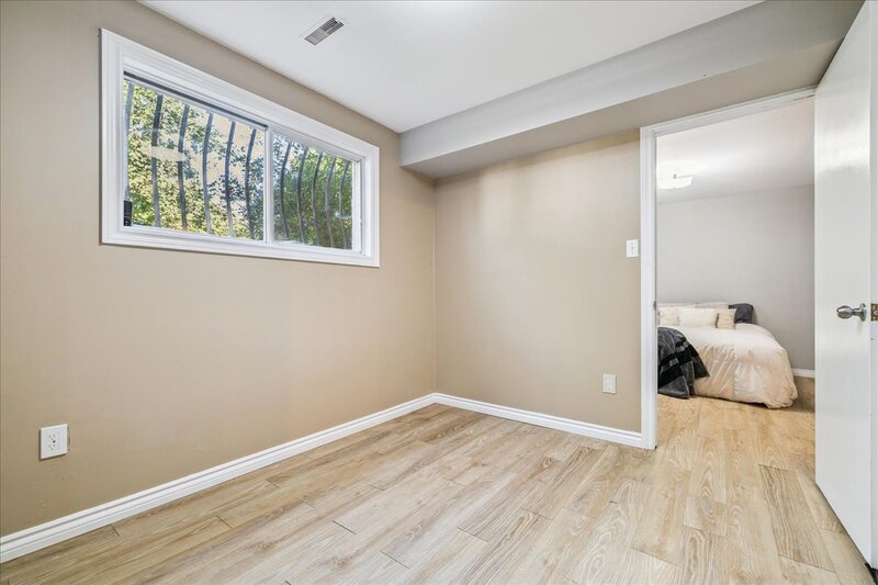 640 Cochrane Rd, Hamilton