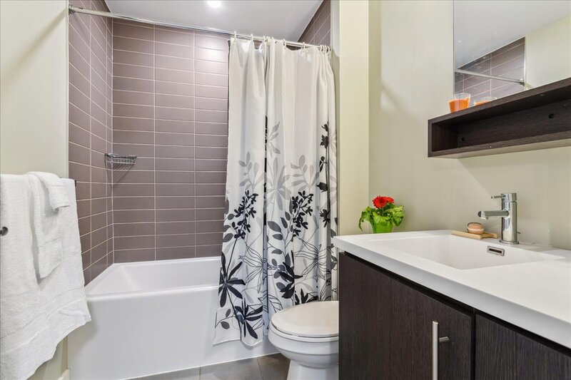 #511-10 Esplanade Ln, Grimsby