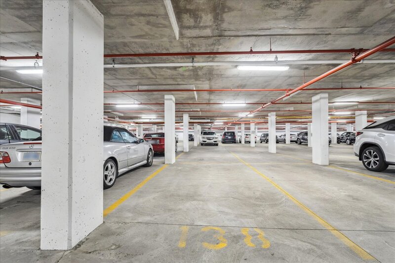 #511-10 Esplanade Ln, Grimsby