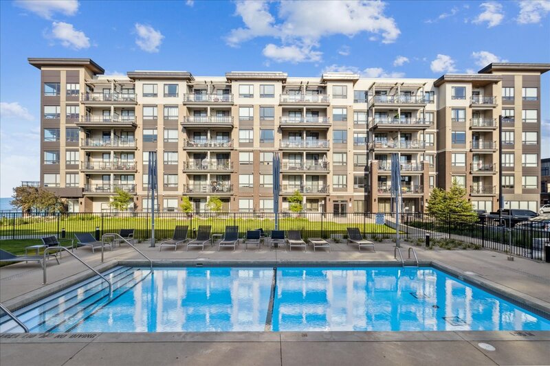 #511-10 Esplanade Ln, Grimsby