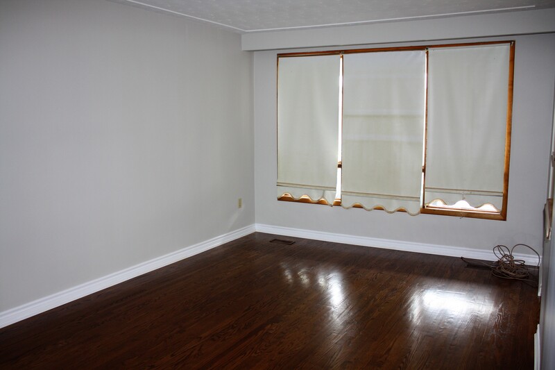 69 Adair Ave N, Hamilton