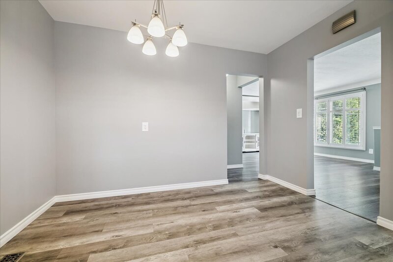 15 Purdy Cres, Hamilton
